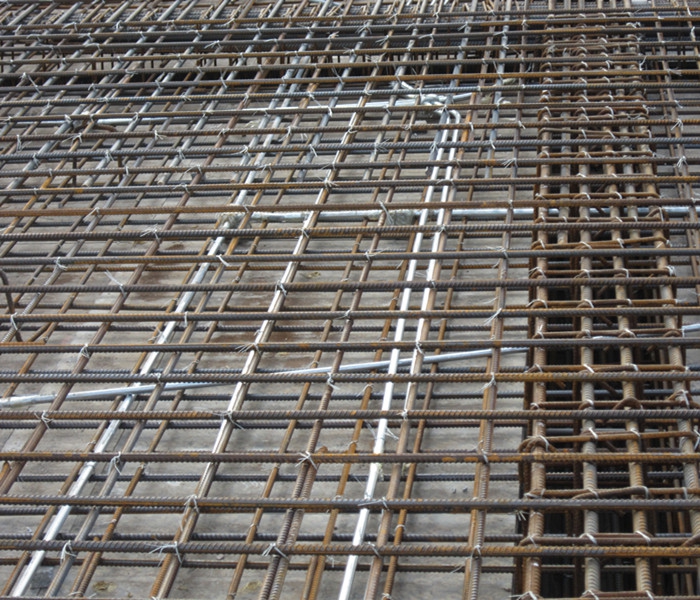 郭家莊B地塊棚戶(hù)區改造項目地下室頂板鋼筋綁扎及預埋管鋪設